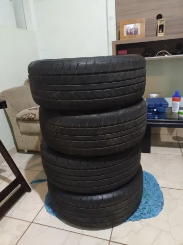 Vendo 4 pneus goodride 205/45/17