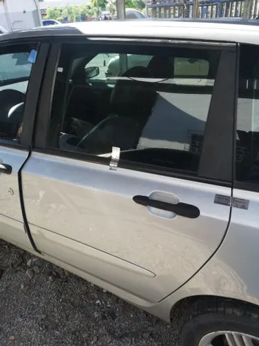 Porta traseira Fiat Stilo 2004 (sem acessórios)