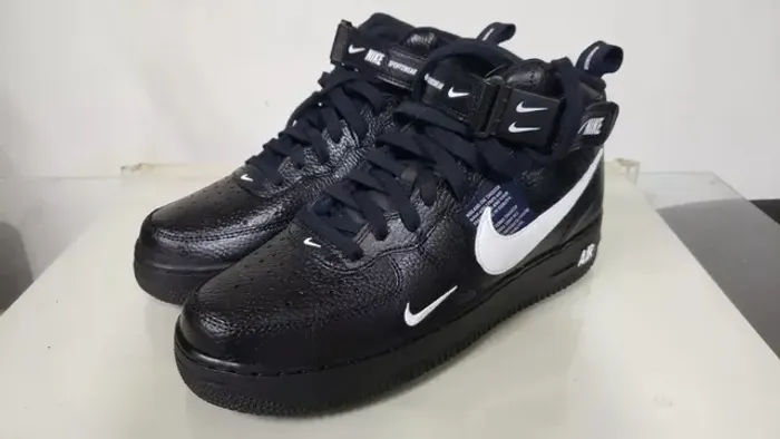 Tenis Nike Air For 1 , tamanho 41, impecável, Black Custom.