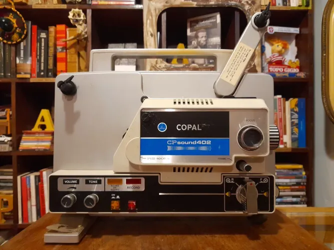 Projetor de rolo de filme super 8mm CP Sound 402