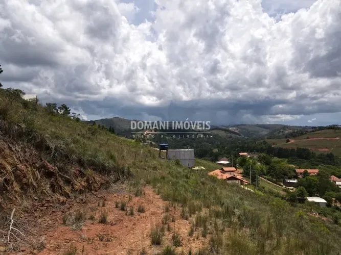 Terreno com Acesso e Platô à Venda na Região de Descansópolis - Campos do Jordão/SP