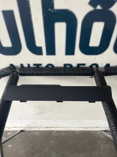 Placa da soleira da porta dianteira direita Ka 15/20. 