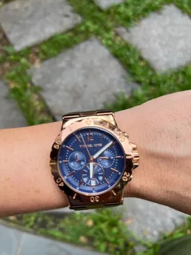 Relógio Michael Kors Fundo Azul