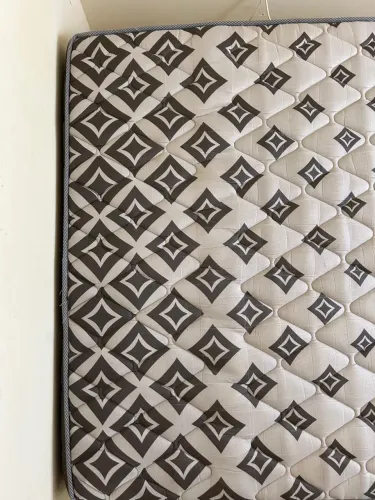 Colchão Ortobom + base da cama
