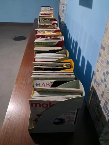 Coloca: coleção com 100 revistas " Desing de interiores, arquitetura, ambientes internos