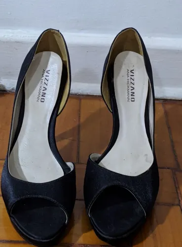 Sandália Peep Toe Preta Vizzano 39