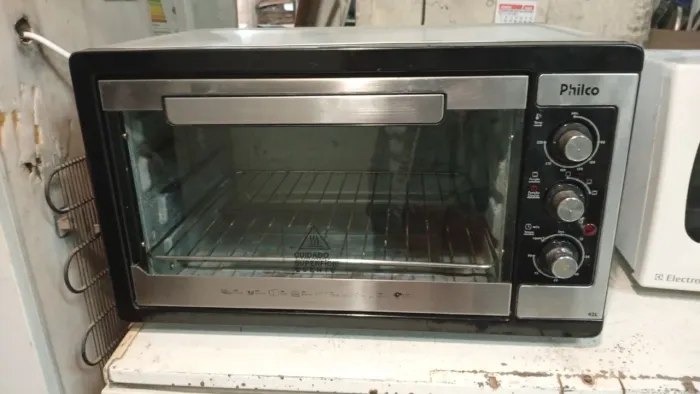 Forno Philco elétrico 42 litros funcionando perfeitamente.