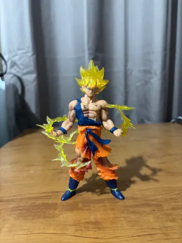 Boneco Dragon Ball Z Super Sayajin Goku