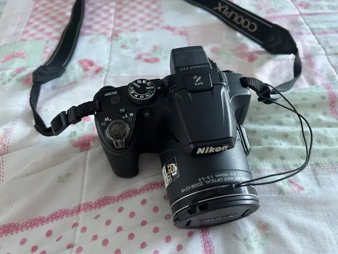 Câmera fotográfica Nikon Coolpix P510 42x Zoom Óptico