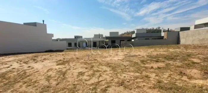 Terreno à Venda no Condomínio Mont Alcino em Valinhos, no bairro Roncáglia.