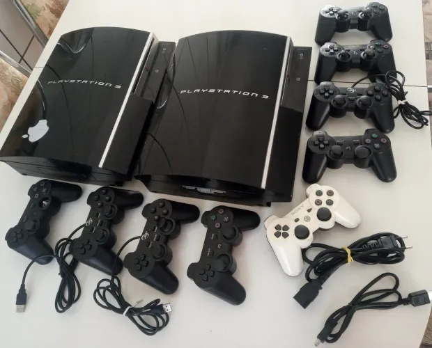 2 PS3 Fat + 9 controles "no estado" (p/ conserto)
