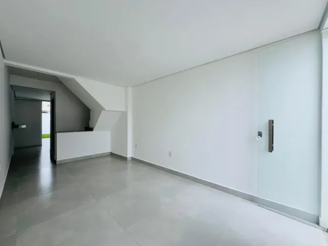 Linda casa duplex no Jardim Leblon