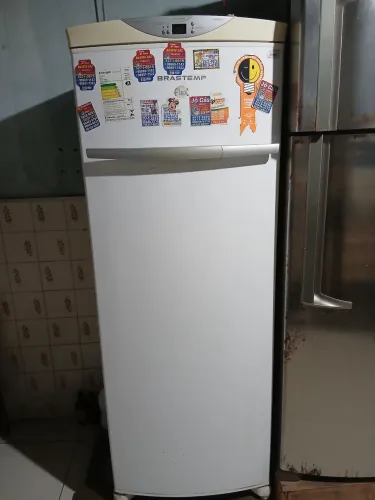Frezer vertical Brastemp Frost Free 280 lts Flex bem conservado, precisa de gas pra gelar