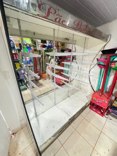 Expositores e Prateleiras para Comércio