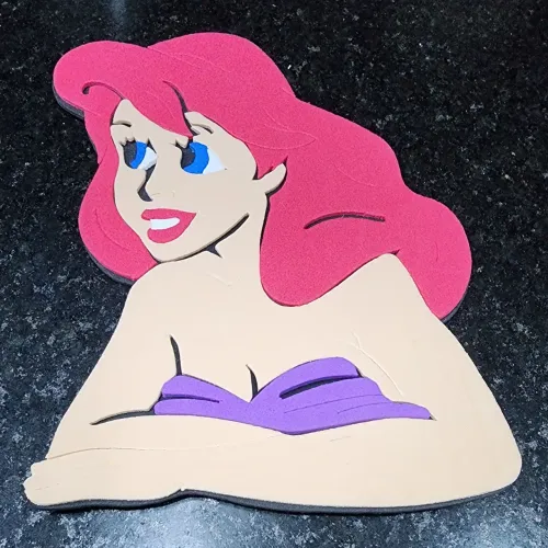 Ariel -  em EVA com recortes 17cm x 12cm