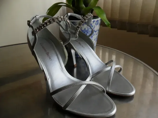 Salto Fino com Strass... Uau!!! Nº 36 
