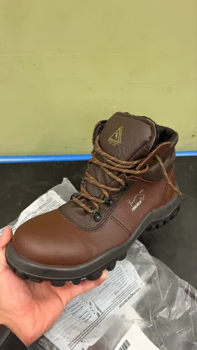 Bota Miura 42