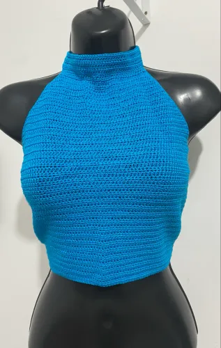 Cropped de gola de crochê