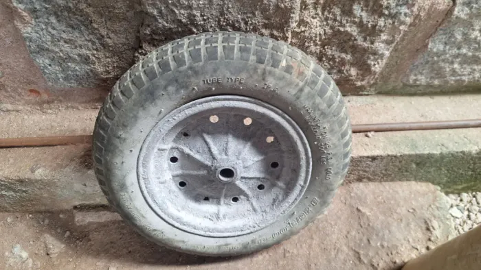 Roda para carrinho de mão