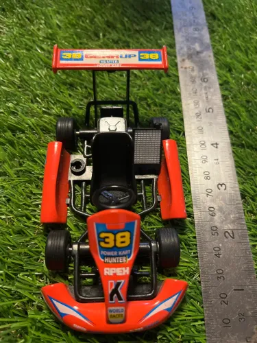 Mini Kart Sport de Metal - Pneus de Borracha. - Marca: Kins Fun . Tamanho: 11cm