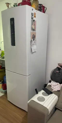 Geladeira Electrolux DB44,400 litros inverter frost free.