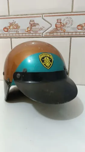 Capacete do Chips Anos 80 item raro 