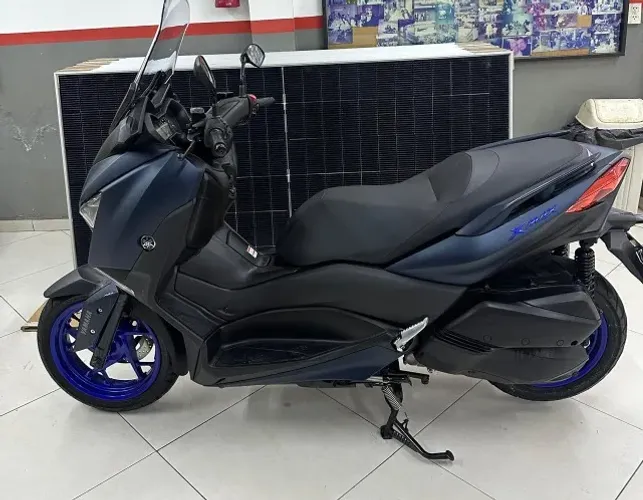 Moto Yamaha xmax x-max 250 azul 2024