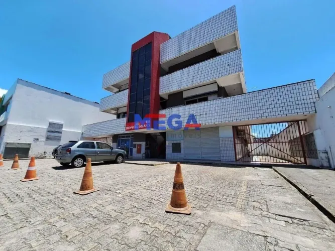 Sala comercial no bairro Montese em Fortaleza, CE