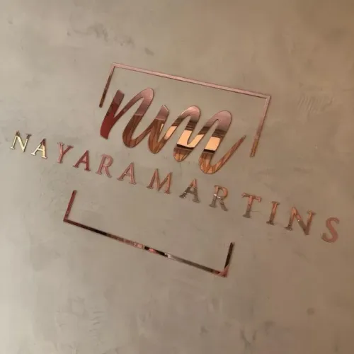 Logo Personalizada 70x40 em Acrílico Espelhado