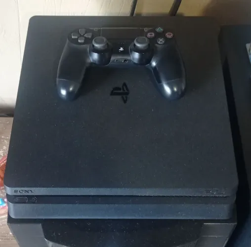 PlayStation 4 (PS4) + Controle Original