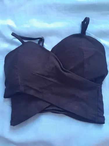 Cropped Preto Básico essencial- O coringa que combina com tudo- Tamanho M