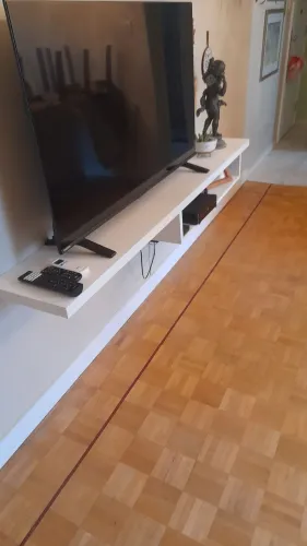 Rack de Parede Branco com Prateleira para TV