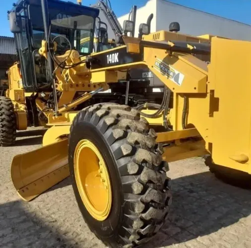 Motoniveladora Caterpillar 140K patrol ano 2012