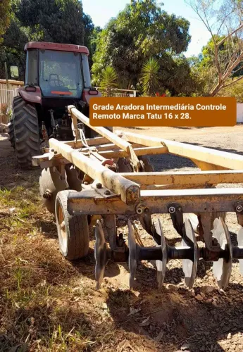 Aluga-se trator Agrícola