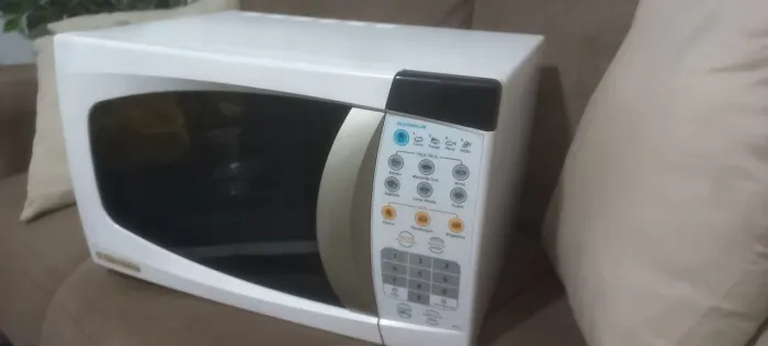 MICROONDAS ELECTROLUX ( COM GARANTIA )