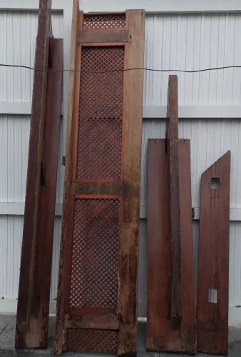 Peças / Aparador / Corrimão em Madeira Maciça 