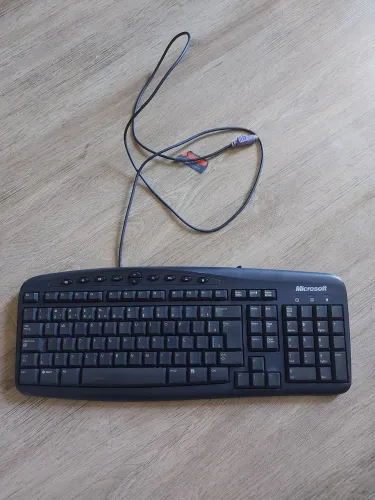 Teclado Microsoft Preto - Conectividade PS/2
