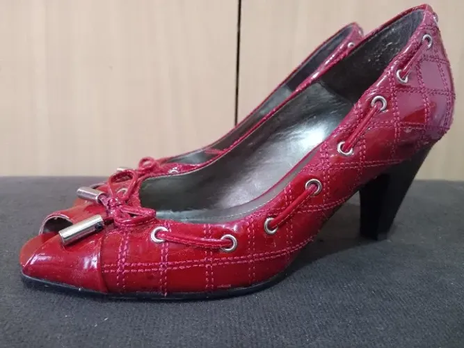 Sapato feminino vermelho com salto Walk that Walk