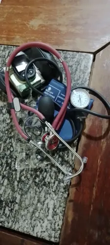 Estetoscópio +Aparelho depressão arterial 
