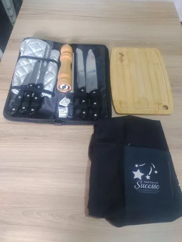 Kit churrasco com 6 peças , mais avental e tábua.