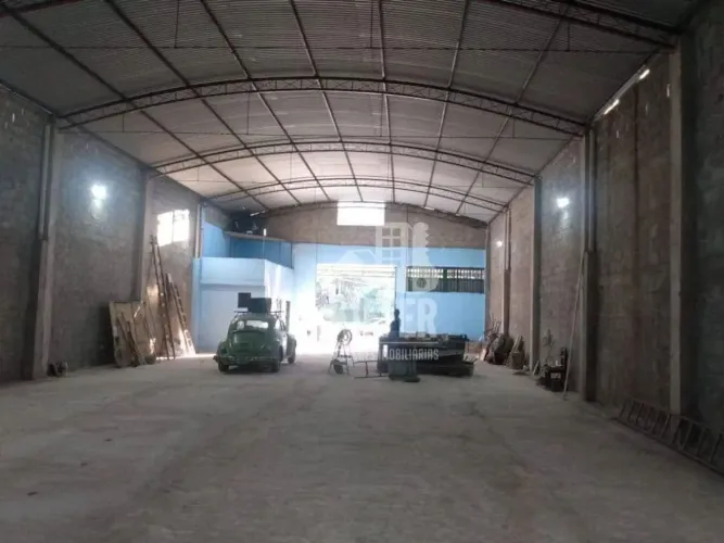 Galpão Comercial à Venda  Rua Principal com Alto Fluxo