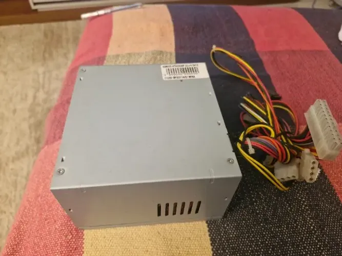 Fonte ATX 200watts Unicoba - PC antigo