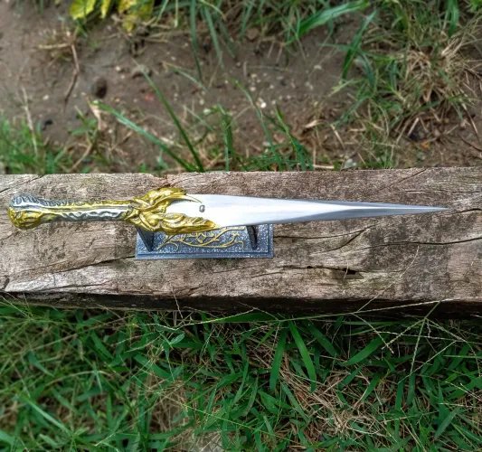 Adaga da Galadriel anéis do poder feita em impressão 3d