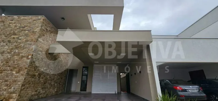 Casa em Condomínio para aluguel, 3 quartos, 3 suítes, 2 vagas, Jardins Roma - UBERLANDIA/M