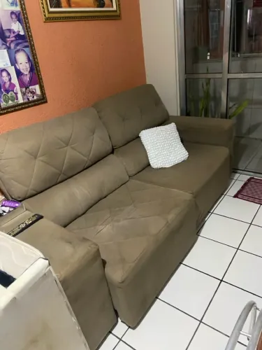 Vende-se sofá retrátil 3 lugares