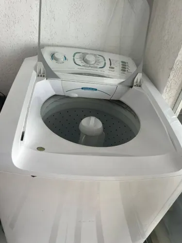 Máquina Electrolux 15KG LT15F Mesa 6 Cadeiras