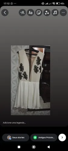 Vestido Branco com Detalhes em Renda