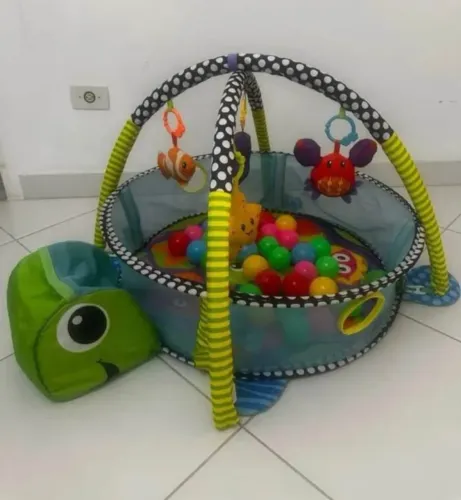 Ginásio de atividades tartaruga com bolinhas da marca Cici