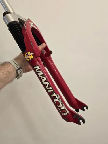 Vendo Restrita -Answer Manitou M2 Ti (Titanium Spring) de 1995