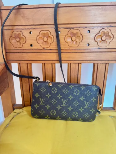 Bolsa Louis Vuitton Monograma - estilo tiracolo / clutch